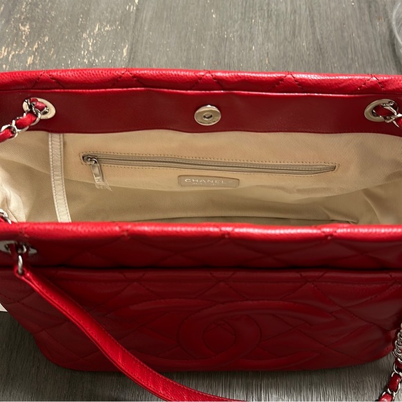 Chanel shopping tote - Picture 8 of 16